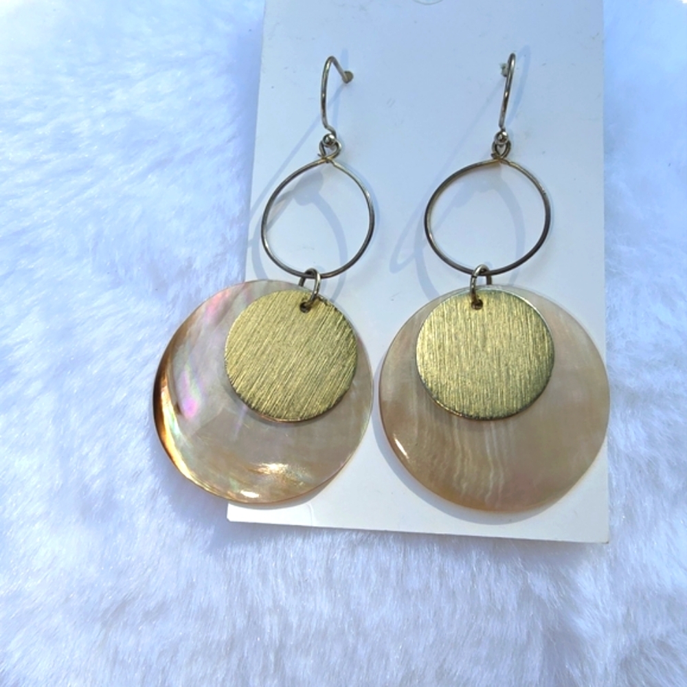 SHELL DANGLE EARRINGS EARTH TONES
